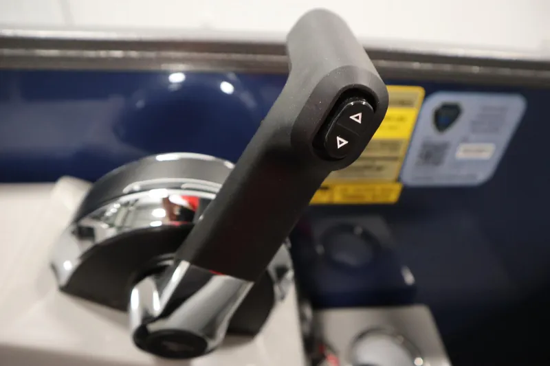 Slide: The Image of Throttle control of 2025 Bentley Pontoons 240 Navigator boat. - 26