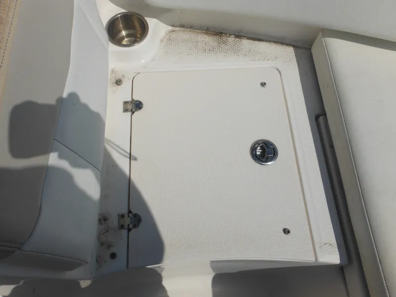 Slide: The Image of Robalo R207 Dual Console 2013 - 50