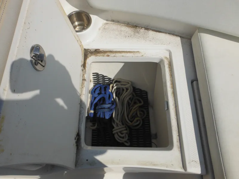 Slide: The Image of Robalo R207 Dual Console 2013 - 51