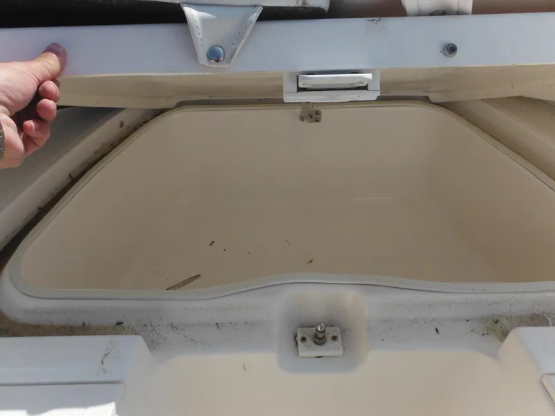 Slide: The Image of Robalo R207 Dual Console 2013 - 52