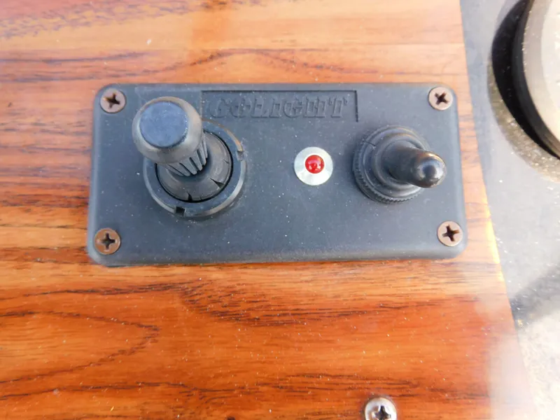 Slide: The Image of Glastron GS 289 2013 - 37