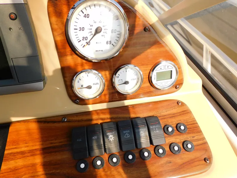 Slide: The Image of Glastron GS 289 2013 - 38