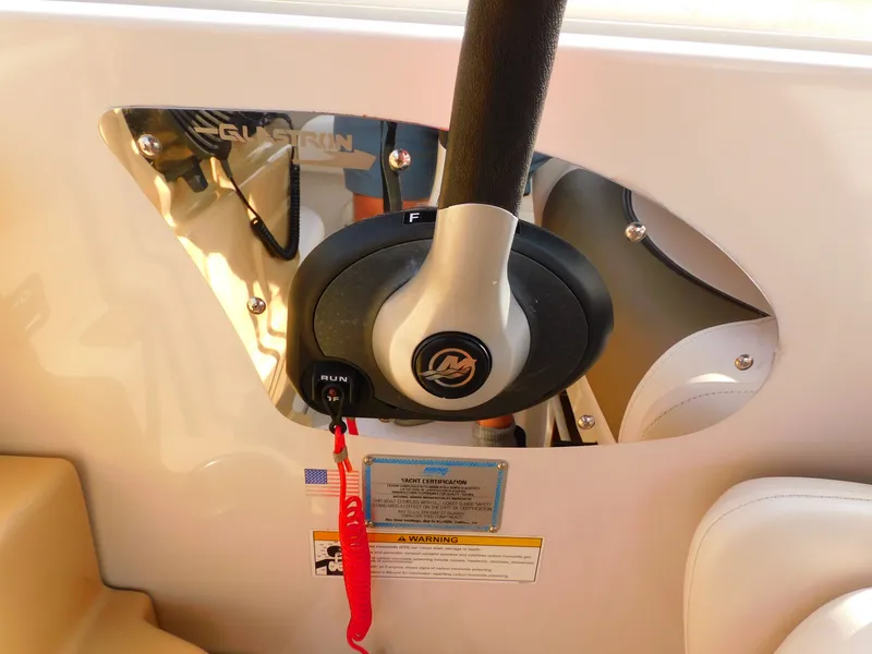 Slide: The Image of Glastron GS 289 2013 - 40