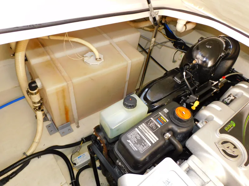 Slide: The Image of Glastron GS 289 2013 - 83