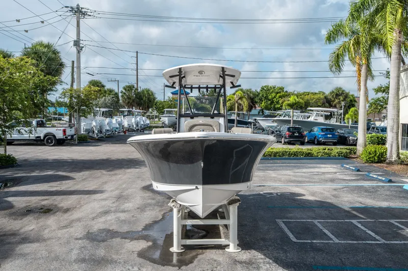 Slide: The Image of Sea Hunt Ultra 229 2026 - 7