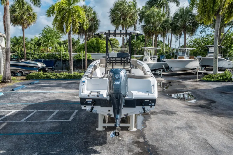 Slide: The Image of Sea Hunt Ultra 229 2026 - 3