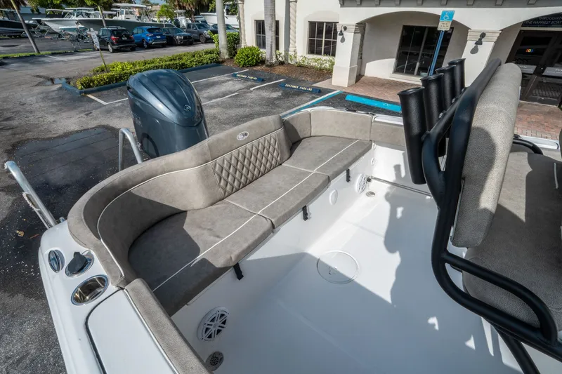 Slide: The Image of Sea Hunt Ultra 229 2026 - 10