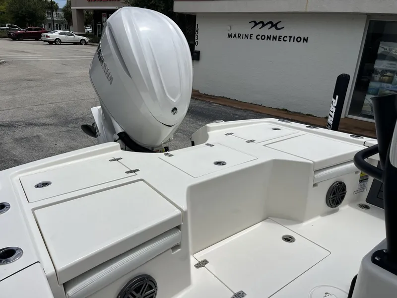 Slide: The Image of Pathfinder 2500 Hybrid 2026 - 18