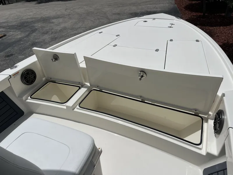 Slide: The Image of Pathfinder 2500 Hybrid 2026 - 14