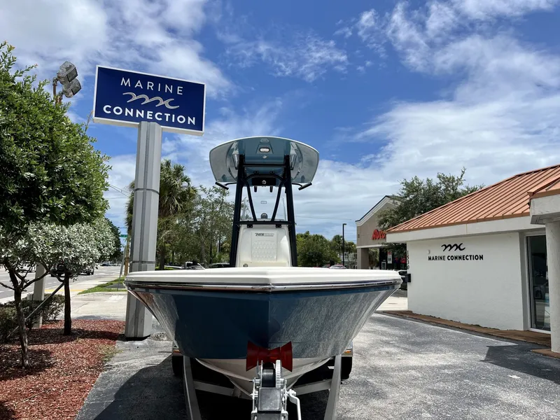 Slide: The Image of Pathfinder 2500 Hybrid 2026 - 3