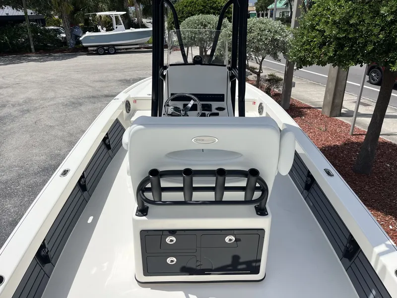 Slide: The Image of Pathfinder 2500 Hybrid 2026 - 9