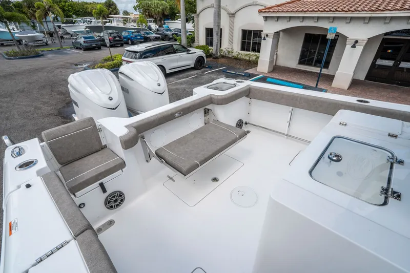 Slide: The Image of Sea Hunt Gamefish 30 Forward Seating 2026 - 11