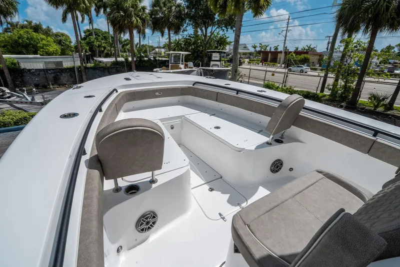 Slide: The Image of Sea Hunt Gamefish 30 Forward Seating 2026 - 26