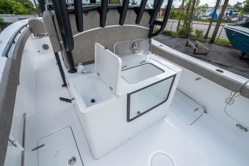 Slide: The Image of Sea Hunt Gamefish 30 Forward Seating 2026 - 13