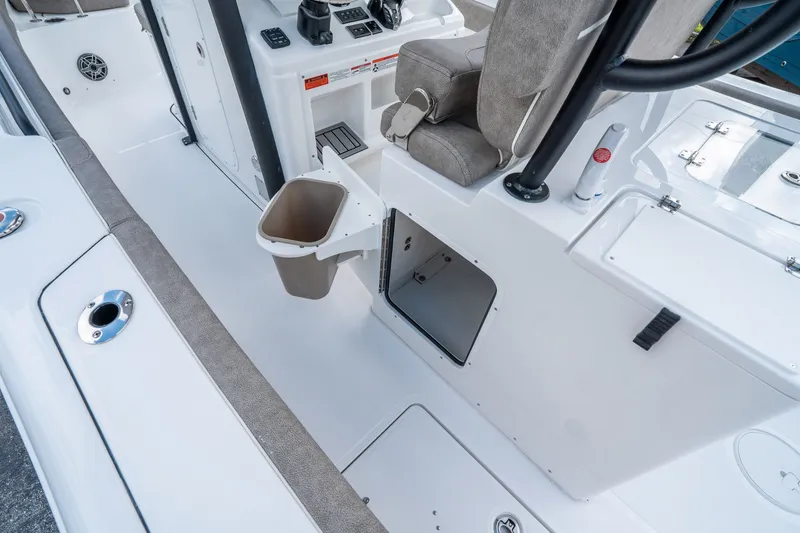 Slide: The Image of Sea Hunt Gamefish 30 Forward Seating 2026 - 16