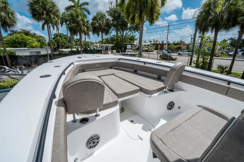 Slide: The Image of Sea Hunt Gamefish 30 Forward Seating 2026 - 24