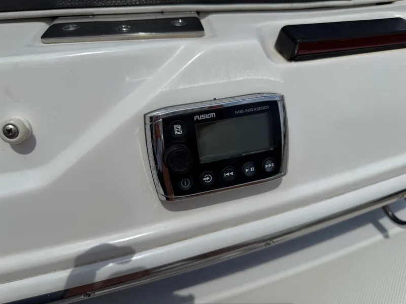 Slide: The Image of Regal 2500 Bowrider 2016 - 29