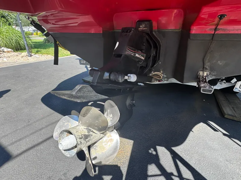 Slide: The Image of Rear view of a 2007 Sea Ray 220 Sundeck boat with propeller and drive system. - 16