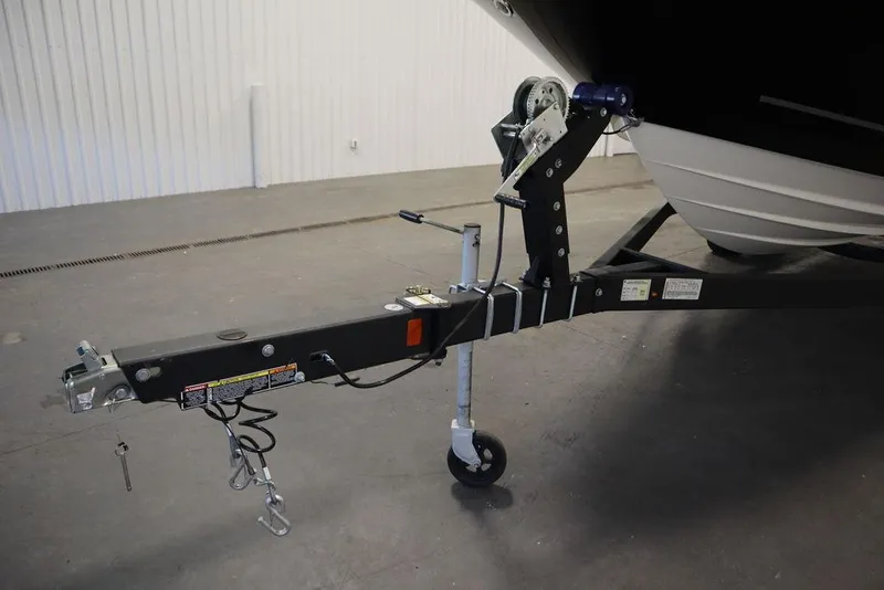 Slide: The Image of Bayliner VR5 Bowrider I/O 2024 - 51