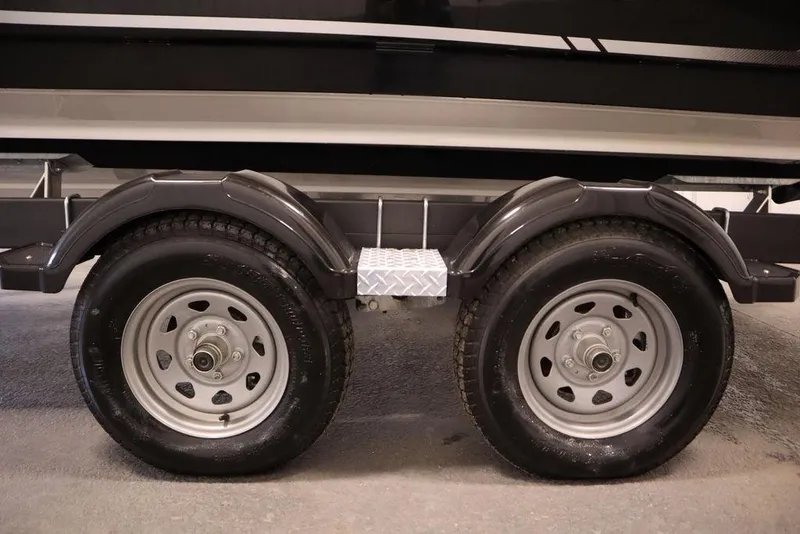 Slide: The Image of Bayliner VR5 Bowrider I/O 2024 - 55