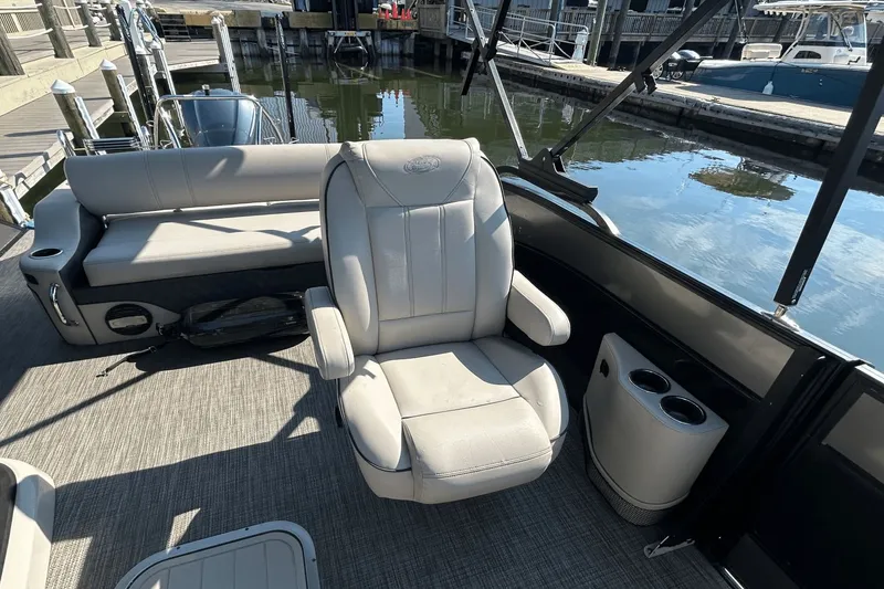 Slide: The Image of Barletta L25UC 2020 - 12