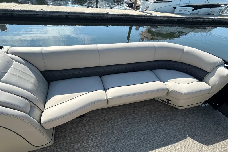 Slide: The Image of Barletta L25UC 2020 - 15