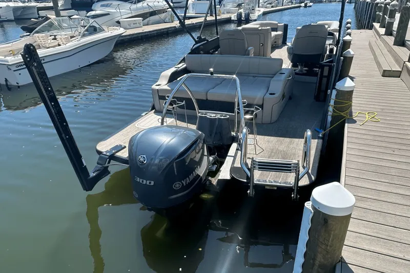 Slide: The Image of Barletta L25UC 2020 - 6