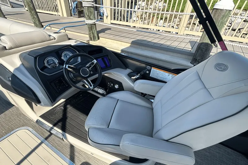 Slide: The Image of Barletta L25UC 2020 - 8