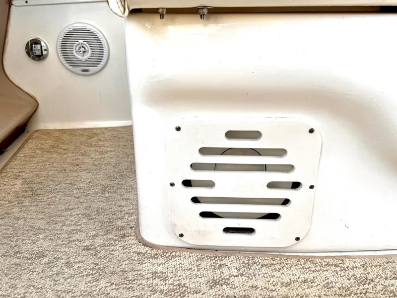 Slide: The Image of 2001 Sea Ray 270 Sundancer interior with speaker and vent detail. - 6