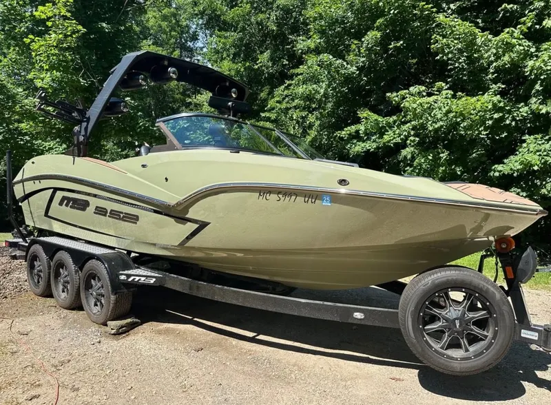 The Image of MB Sports b52 Alpha V23 2022 - 0