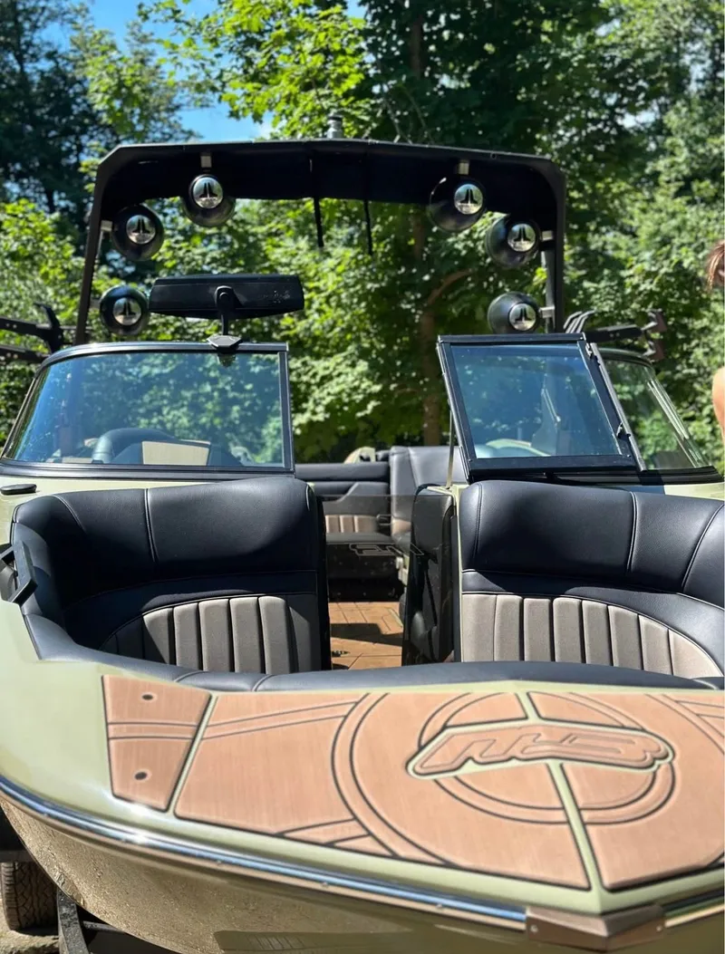 Slide: The Image of MB Sports b52 Alpha V23 2022 - 1