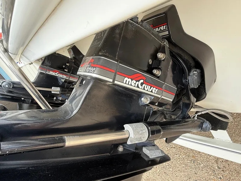 Slide: The Image of 1997 Formula 280SS boat with MerCruiser Bravo Three outdrive, close-up view. - 11
