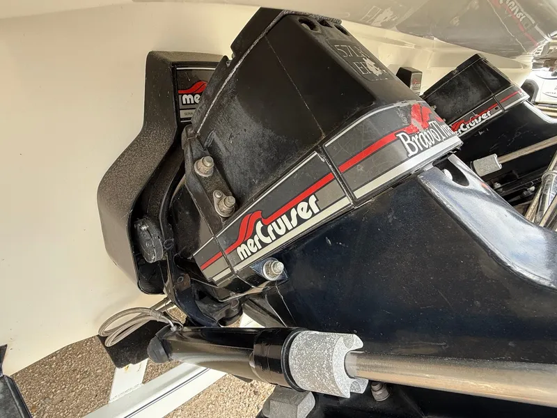 Slide: The Image of 1997 Formula 280SS boat with MerCruiser Bravo Three outdrive. - 9