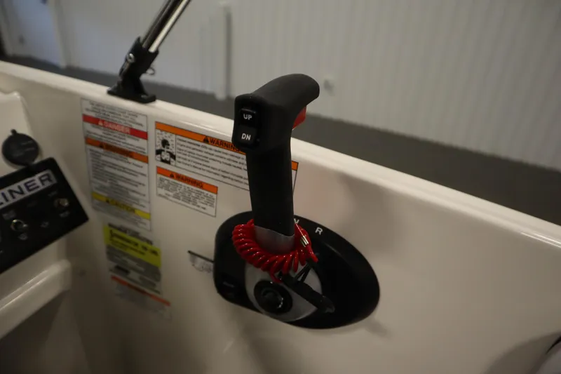 Slide: The Image of 2025 Bayliner Element M15 capacity label: 5 persons or 700 lbs, safety warnings included. - 20