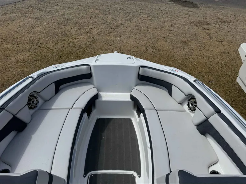 Slide: The Image of Yamaha 212SS 2014 - 10