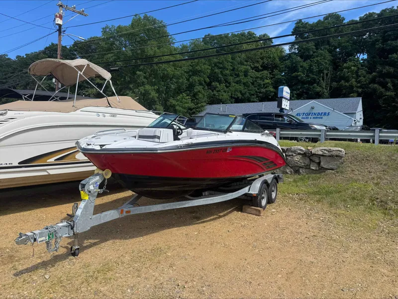 Slide: The Image of Yamaha 212SS 2014 - 3