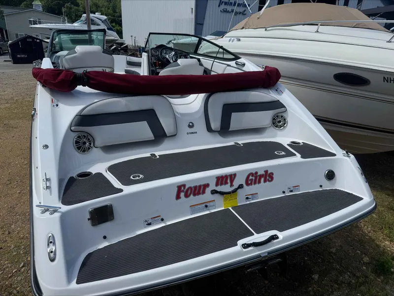 Slide: The Image of Yamaha 212SS 2014 - 5