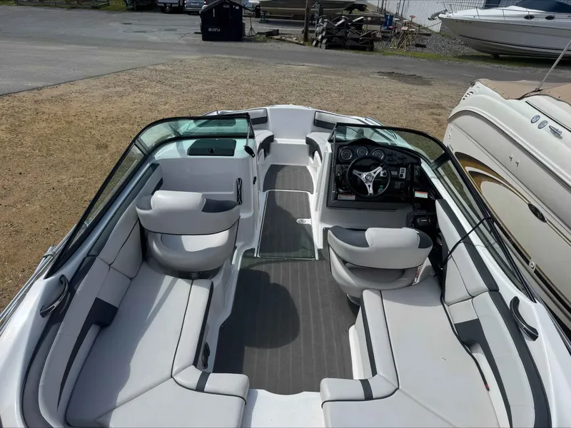 Slide: The Image of Yamaha 212SS 2014 - 6