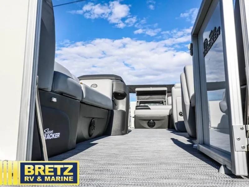 Slide: The Image of Party Barge 20 DLX 2026 - 13