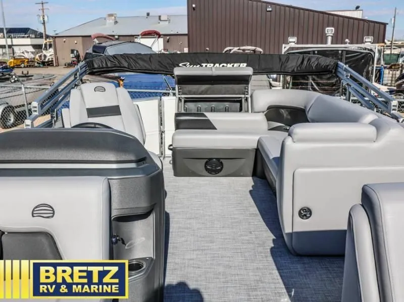 Slide: The Image of Party Barge 20 DLX 2026 - 14