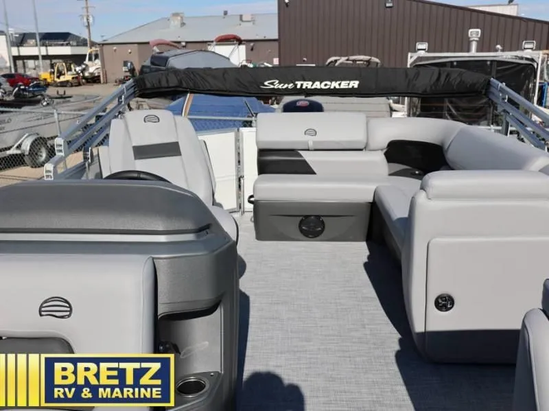 Slide: The Image of Party Barge 20 DLX 2026 - 15