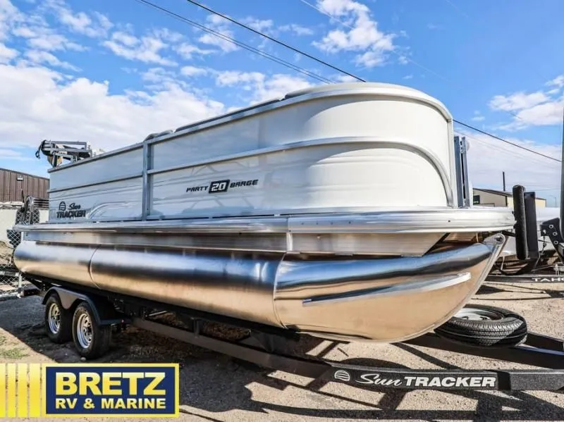 Slide: The Image of Party Barge 20 DLX 2026 - 4