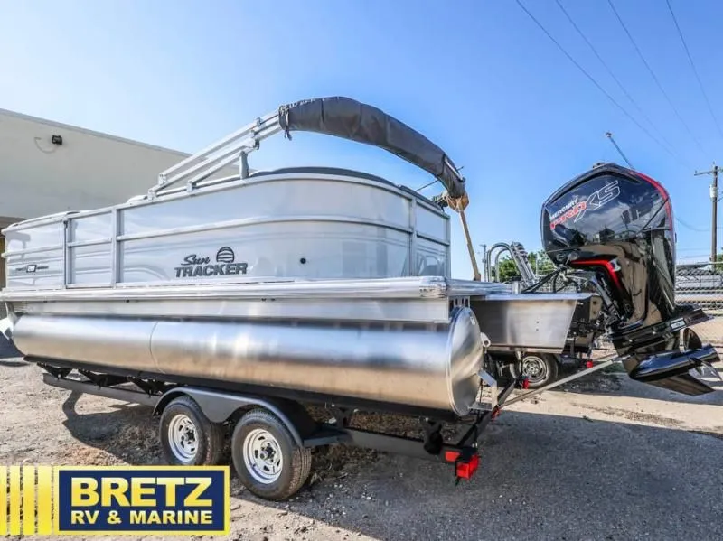 Slide: The Image of Party Barge 20 DLX 2026 - 8