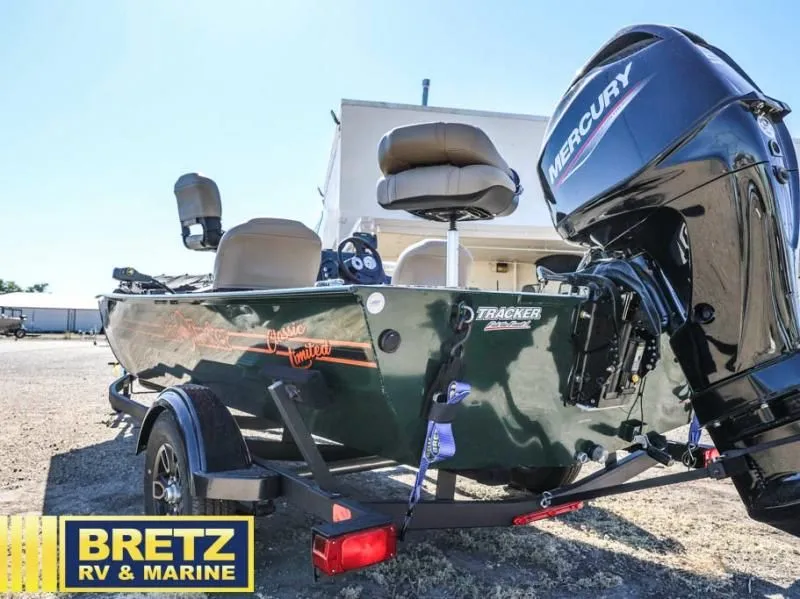 Slide: The Image of Tracker Bass Tracker Classic Limited 2026 - 13