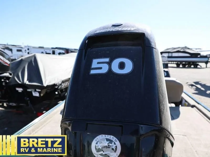 Slide: The Image of Tracker Bass Tracker Classic Limited 2026 - 15