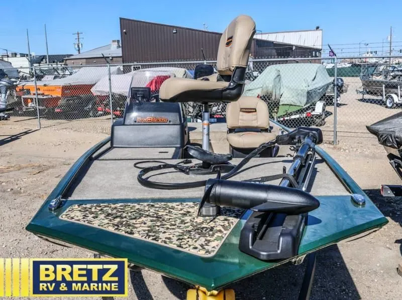 Slide: The Image of Tracker Bass Tracker Classic Limited 2026 - 3