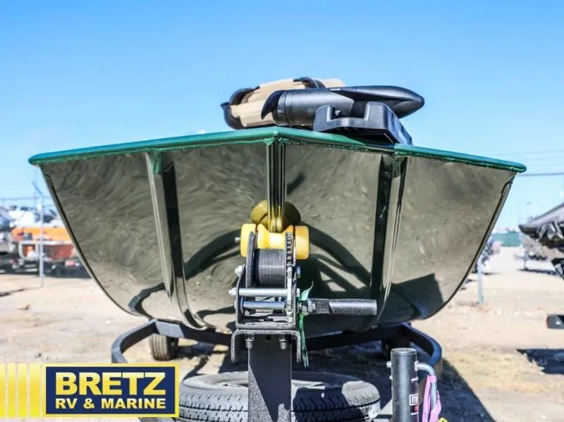 Slide: The Image of Tracker Bass Tracker Classic Limited 2026 - 6