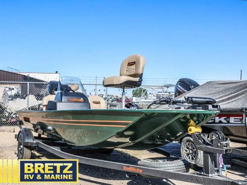 Slide: The Image of Tracker Bass Tracker Classic Limited 2026 - 8