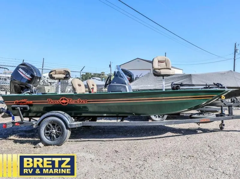 Slide: The Image of Tracker Bass Tracker Classic Limited 2026 - 9