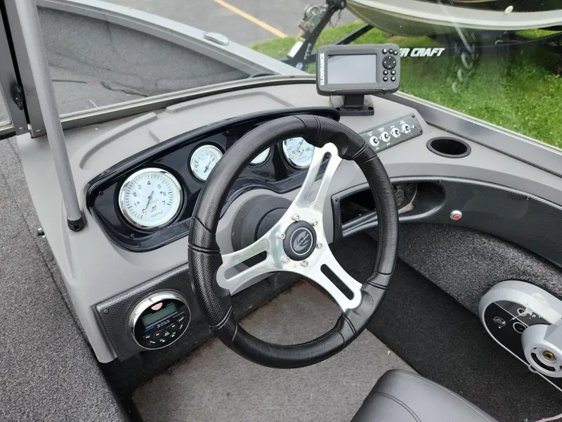 Slide: The Image of Crestliner 1650 FISH HAWK SE WT 2019 - 10